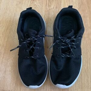 Nike shoes. Size 7.  Black